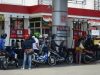 Tolak Kenaikan BBM, Mahasiswa Makassar Tutup Jalan