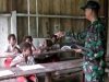 Ratusan Prajurit TNI Jadi Guru di Papua