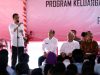 Presiden Bagikan 1.000 PKH dan 1.010 KIP di Seram