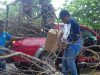 Pejabat MTB Bersihkan Jalan di Saumlaki
