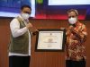 Walikota Ambon Terima Penghargaan Peduli Bencana Dari BNPB