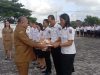Penjabat Bupati Kepulauan Tanimbar Serahi SK Fungsional dan Perjanjian Kerja Bagi PPPK