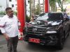 Agus Ririmasse Kembalikan Dua Mobil Dinas ke Pemkot Ambon